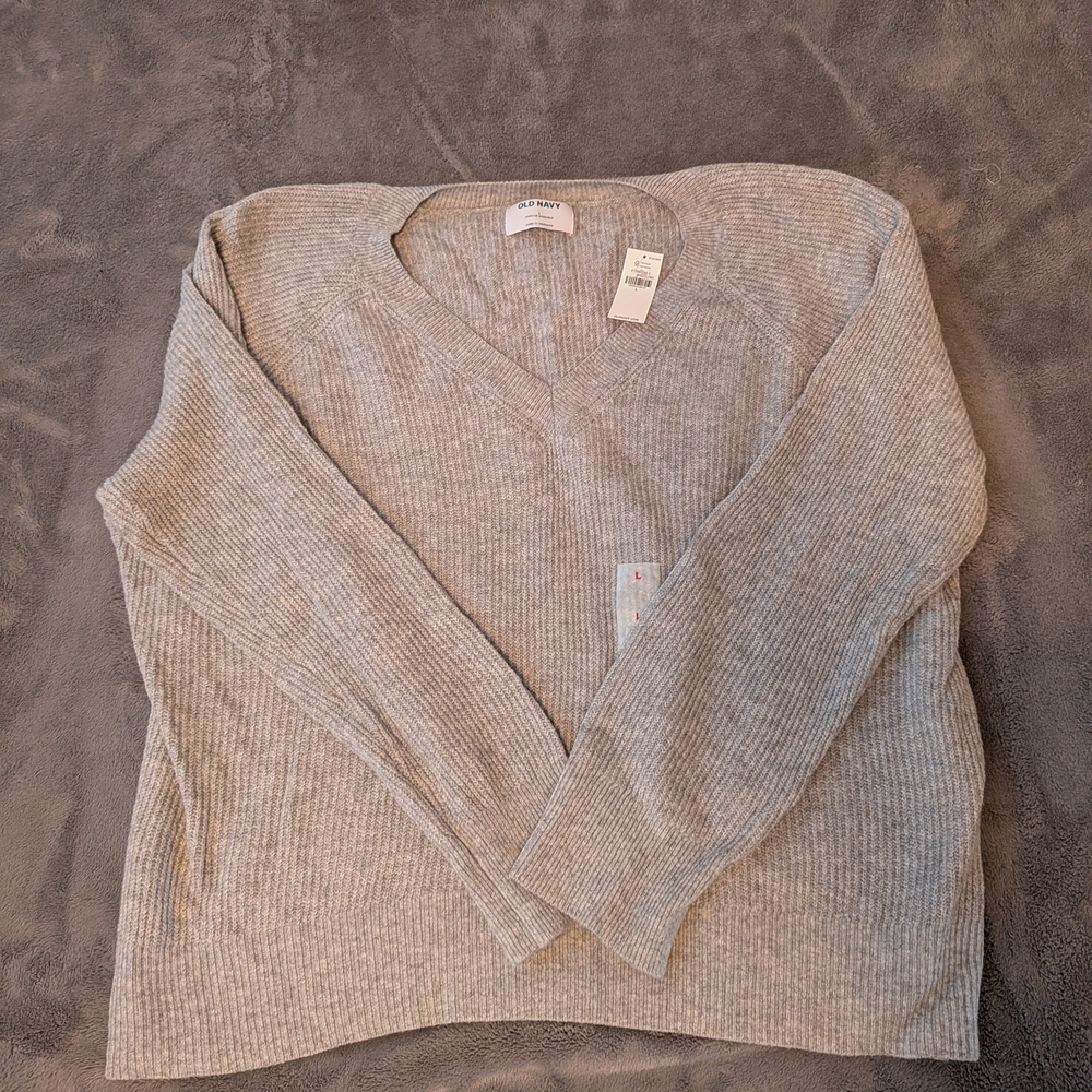 Old Navy Light Gray V-Neck Sweater